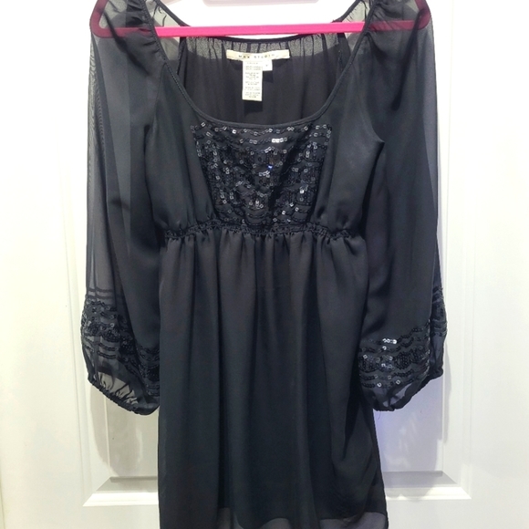 Max StudioBabydoll Top with Sequins - Picture 1 of 4